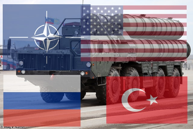 Kolaż zdjęć - flagi NATO, Rosji, USA, Turcji na tle wyrzutni rakiet na ciężarówce